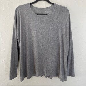 Beyond Yoga Long Sleeve T-Shirt. Womens size Medium.